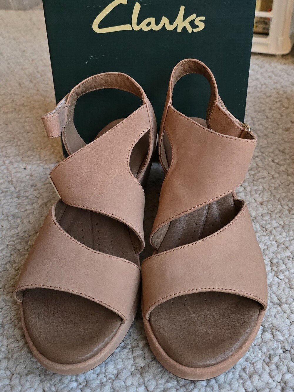 Clarks Women’s Peach Wedge Sandals –Size 8M – Comfortable Casual